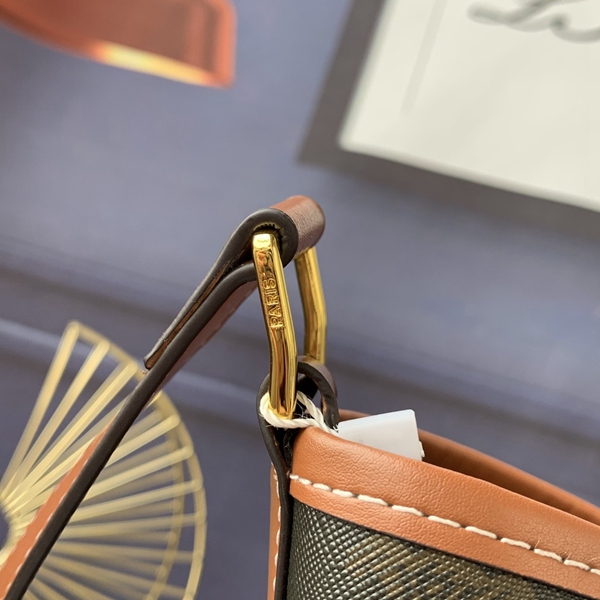 スーパーコピーブランドバッグ角部分ディテール